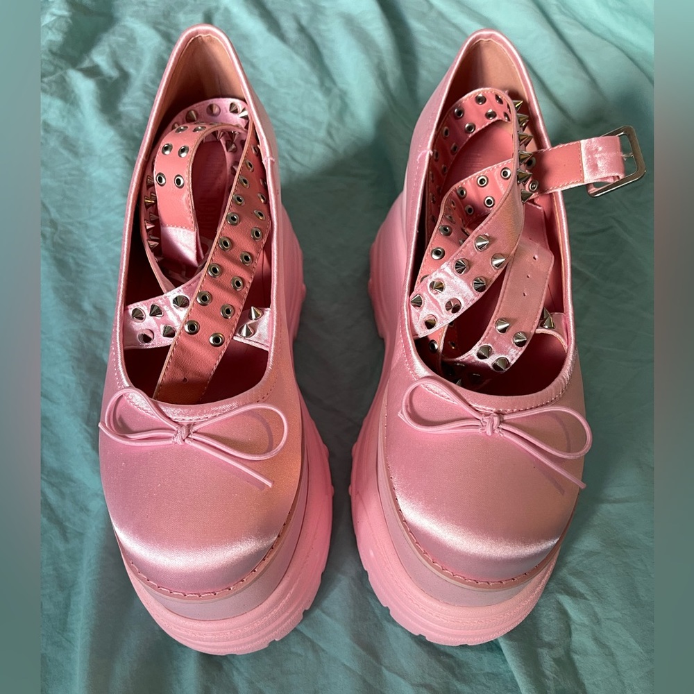 Current Mood Pink Ballet Platform